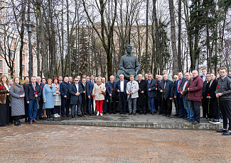 Выпускники университета отметили День Губкинца