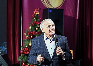 Зампред Правления Фонда профессор Виктор Шейнбаум внес благотворительный взнос