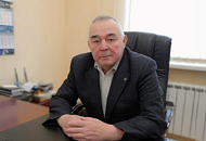 Почетный выпускник университета Ринат Аюпов оказал помощь детям Донбасса