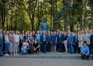 4 сентября 2018 года состоялась торжественная церемония открытия архитектурно-скульптурной композиции «Развитие памятника И.М.Губкину»