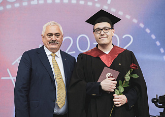 Выпускной Губкинского университета при поддержке Фонда выпускников