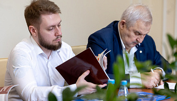 изображение_Новости_predsedatel-i-chlen-obshchestvennogo-soveta-fonda-vnesli-blagotvoritelnye-vznosy