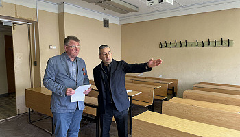 изображение_Новости_chlen-pravleniya-fonda-roman-gyulumyan-posetil-universitet-
