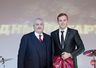 Лучшим студентам университета вручили корпоративную награду «Звезда Губкинского университета»