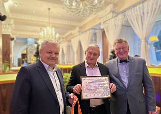 В преддверии Нового года вручены Сертификаты благотворителя Губкинского университета