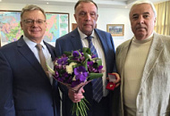 Вручен Знак «Почетный выпускник Губкинского университета»