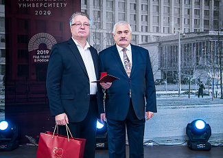 Член Правления Фонда выпускников-губкинцев Олег Капустин оказал поддержку Almamater