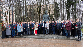 изображение_Новости_vypuskniki-universiteta-otmetili-den-gubkintsa