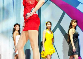 4 марта в пятницу Фонд выпускников-губкинцев выступил спонсором самого красочного мероприятия университета "Мисс Университет - Королева Нефть 2011"