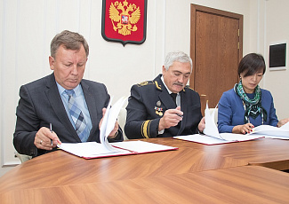 Стратегическое партнерство между Губкинским университетом, компанией «Эксон Нефтегаз Лимитед» и Сахалинским государственным университетом