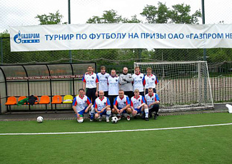 Выпускники-губкинцы приняли участие в футбольном турнире по футболу среди команд ОАО «Газпром нефть»